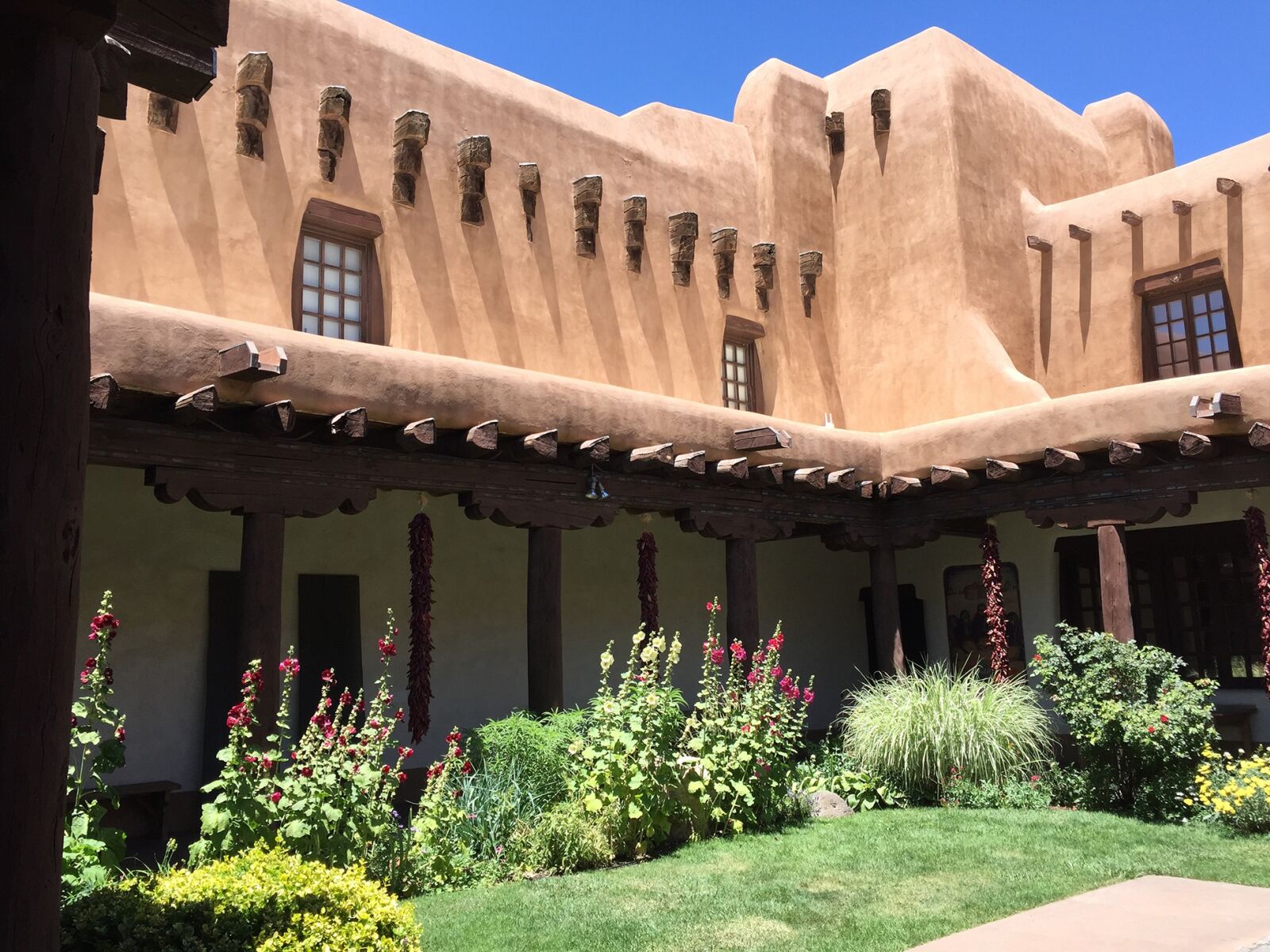 Apple iPhone 6 sample photo. Santa fe, building, courtyard photography