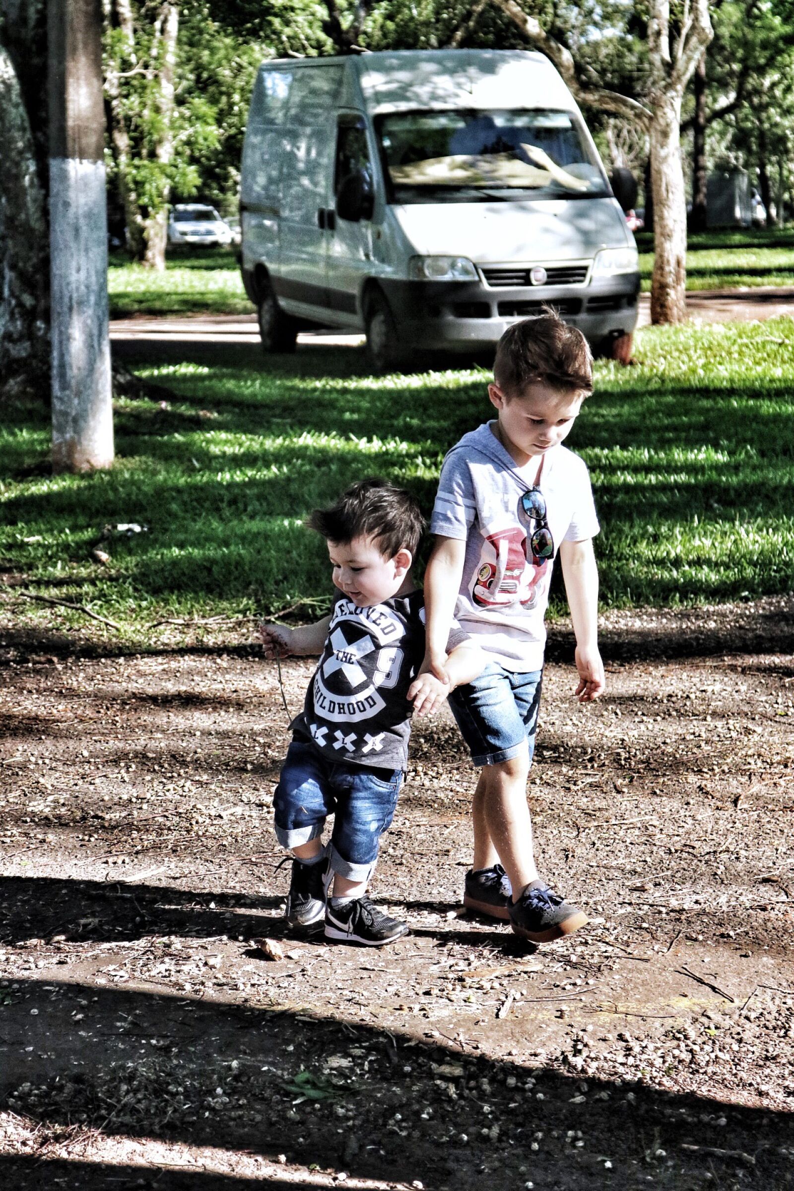 Canon EOS 750D (EOS Rebel T6i / EOS Kiss X8i) sample photo. Criancas, estilo, natureza, parque photography