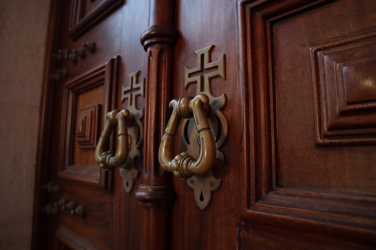 Canon EOS M50 (EOS Kiss M) sample photo. Door, fatima, portugal photography