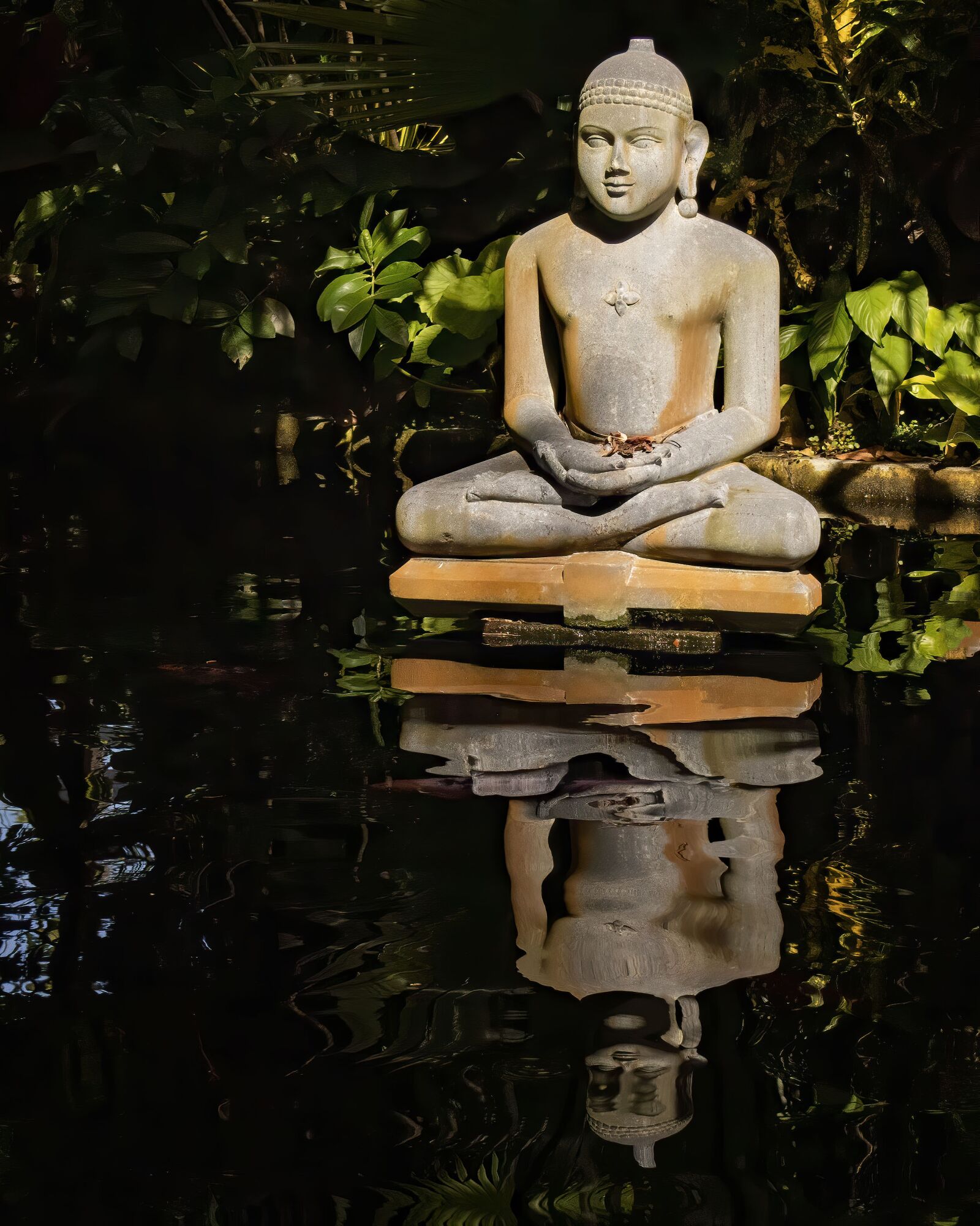Canon EOS M5 + Canon EF-M 18-150mm F3.5-6.3 IS STM sample photo. Buddha, pond, meditation photography