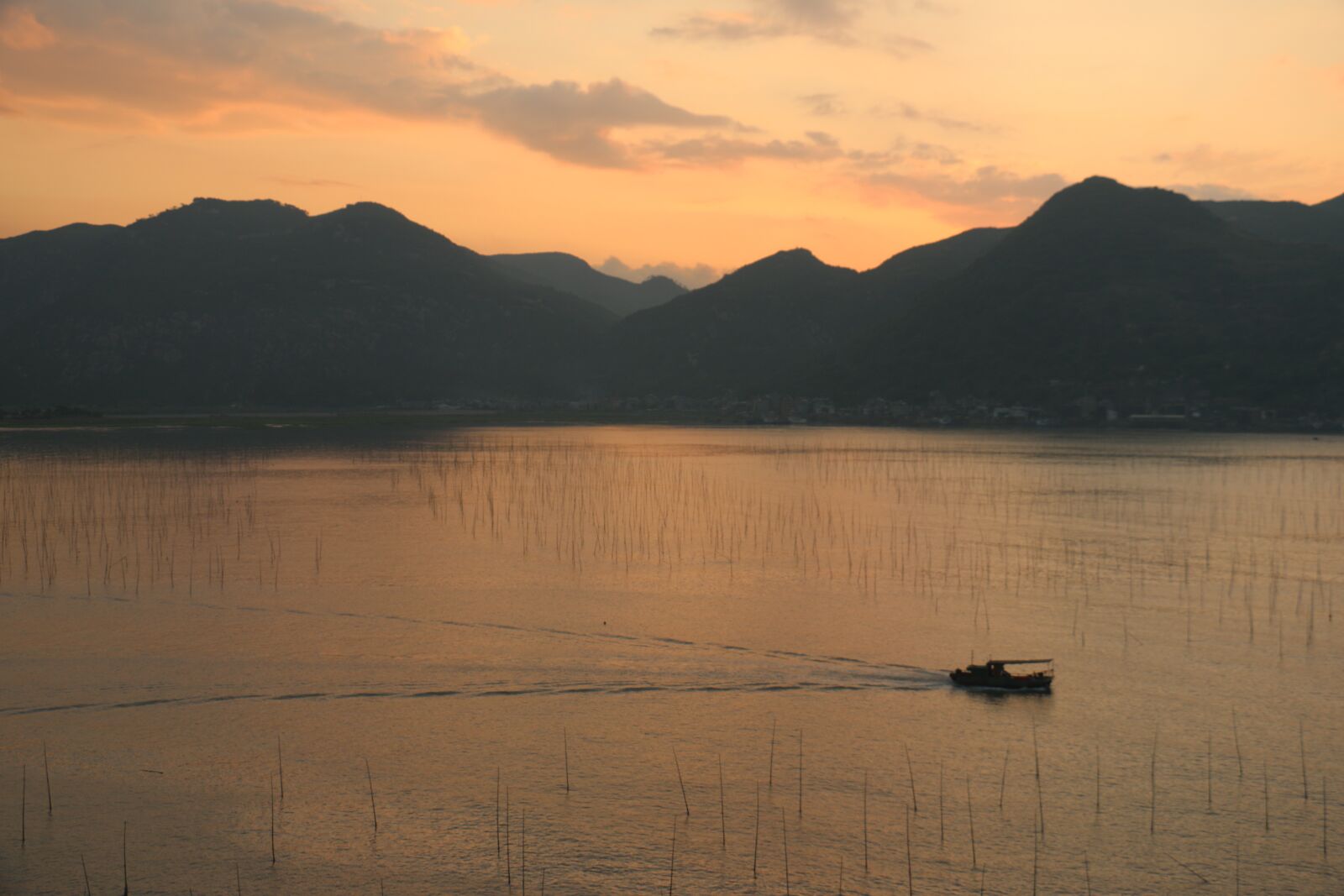 Canon EOS 70D sample photo. Tourism, natural landscape, silhouette photography