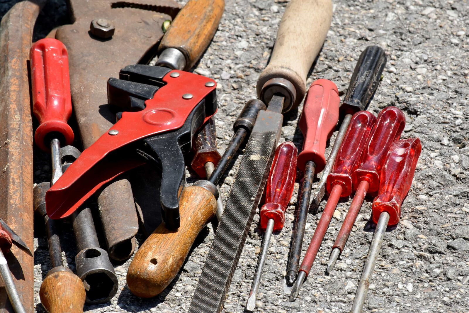 Nikon D5500 sample photo. Pliers, screwdriver, wrench, equipment photography