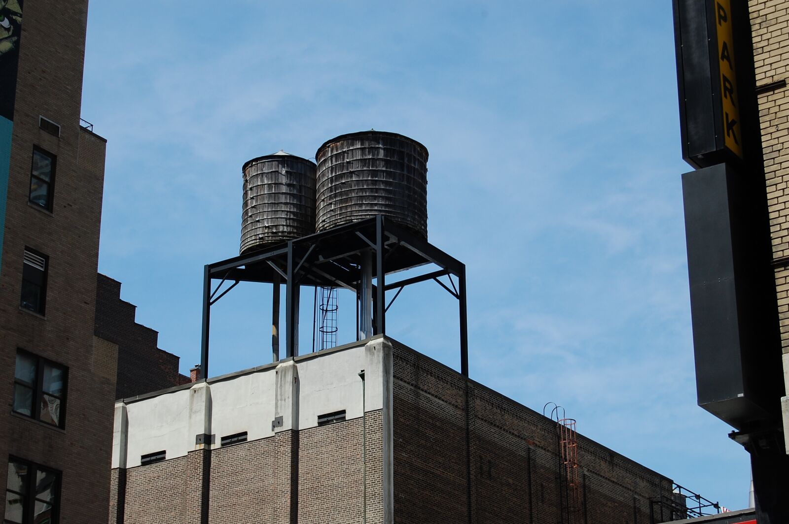 Nikon D40 sample photo. Water, tank, roof photography