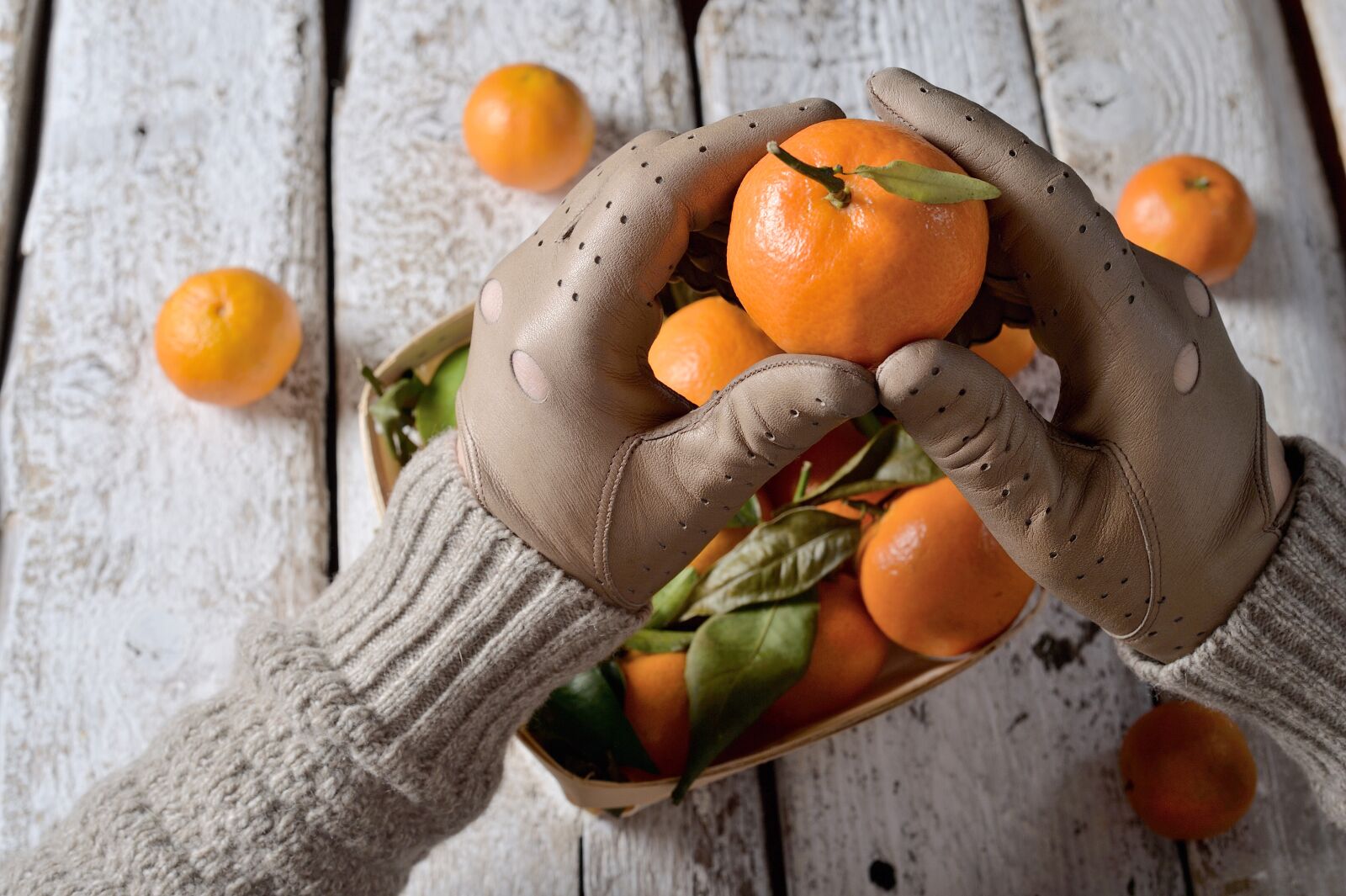 Nikon Df sample photo. Leather gloves, driving gloves photography