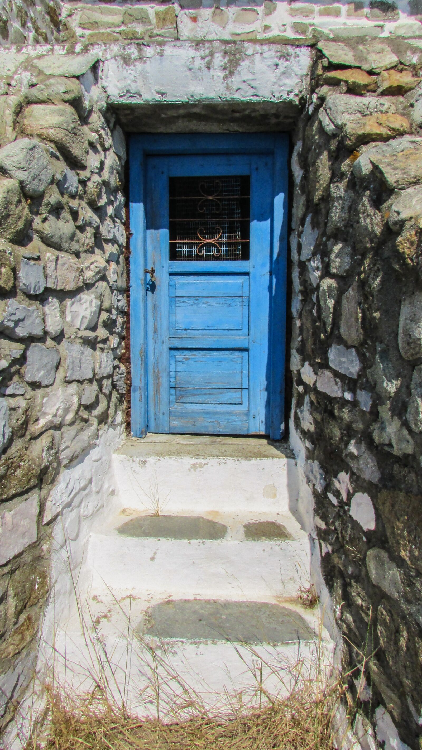 Canon PowerShot SX400 IS sample photo. Door, blue, stairs photography