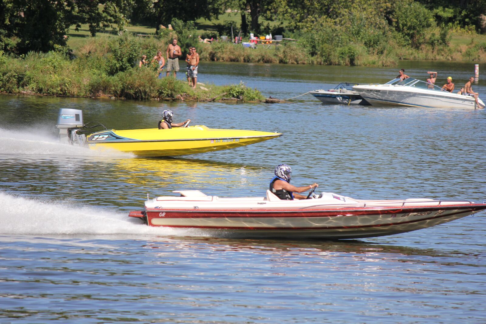 Canon EOS 550D (EOS Rebel T2i / EOS Kiss X4) sample photo. Water, river, boat photography