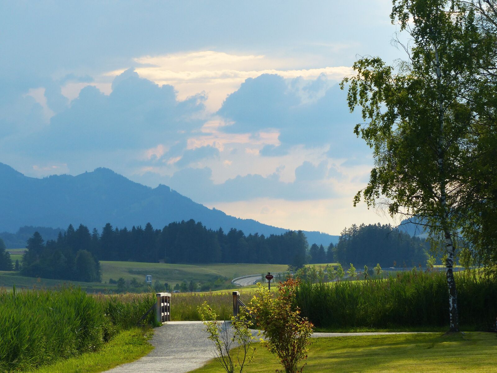 Panasonic Lumix DMC-FZ200 sample photo. Gewitterstimmung, clouded sky, lake photography