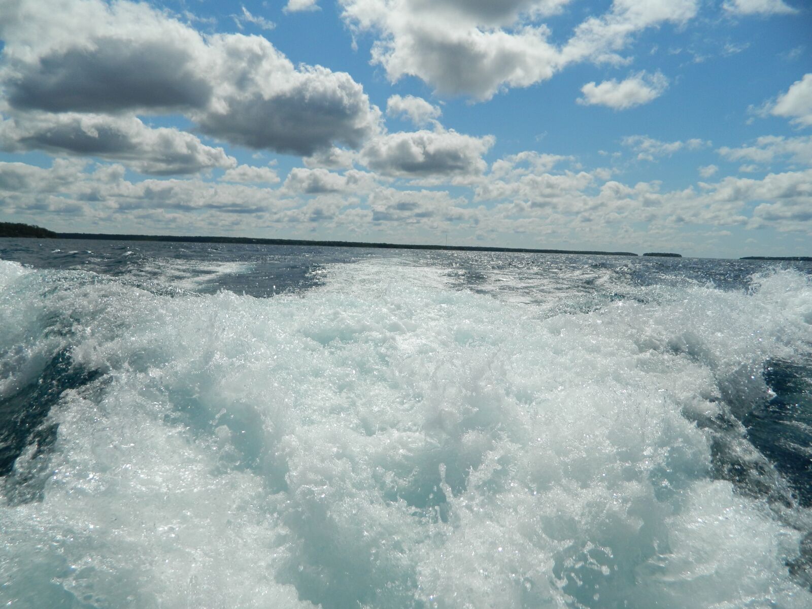 Nikon Coolpix L120 sample photo. Strudel, water, spray photography