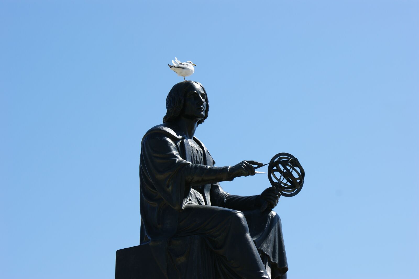 Sony Alpha DSLR-A350 sample photo. Statue, outside, outdoors photography