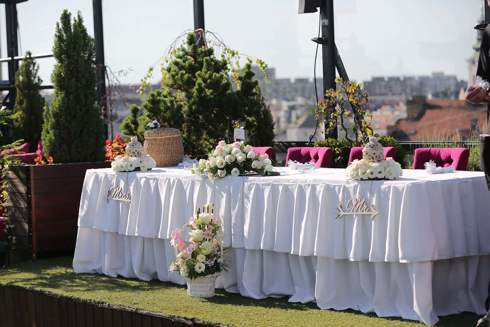 Canon EOS 5D Mark III + Canon EF 70-200mm F2.8L IS II USM sample photo. Panoramic, wedding venue, rooftop photography