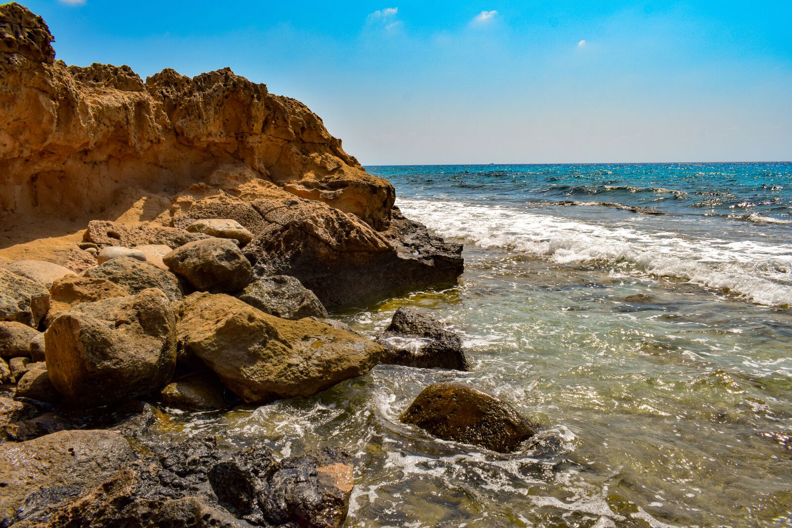 Nikon D3300 sample photo. Rocky coast, erosion, sea photography