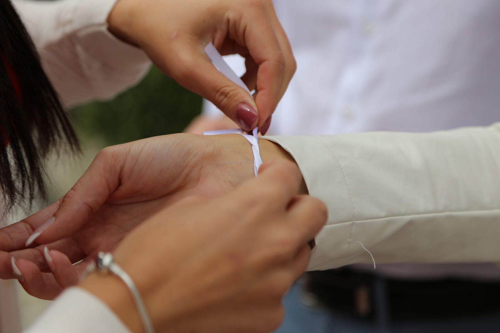 Canon EF 24-105mm F4L IS USM sample photo. Hands, man, manicure, woman photography