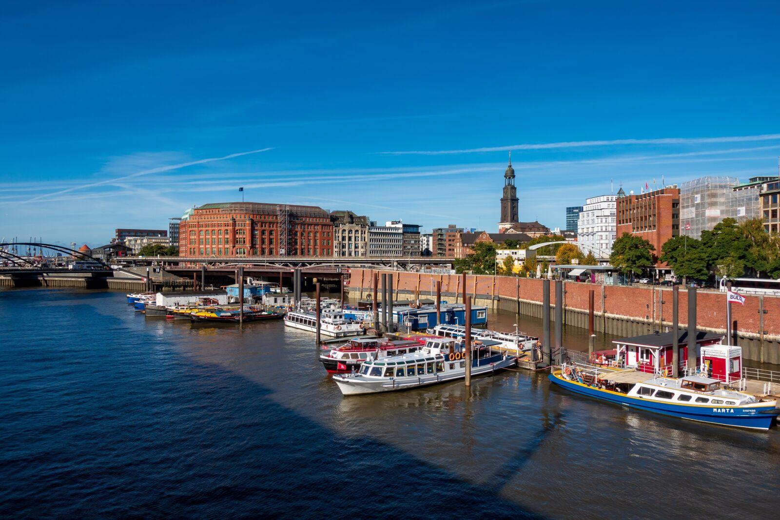 Sony Cyber-shot DSC-RX100 IV sample photo. Hamburg, blue sky, architecture photography