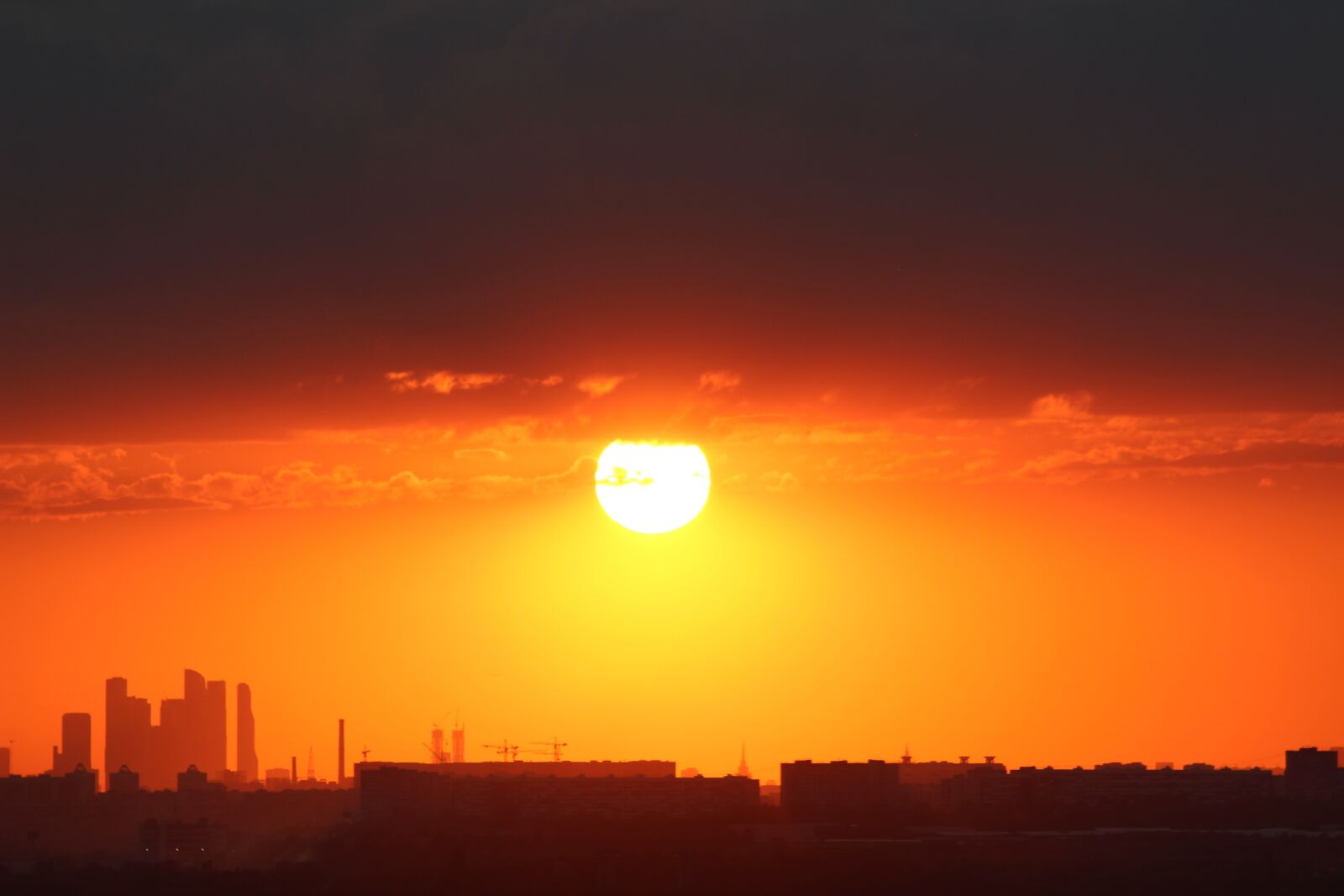 Canon EF 70-300mm F4-5.6 IS USM sample photo. Sky, sunset, city photography