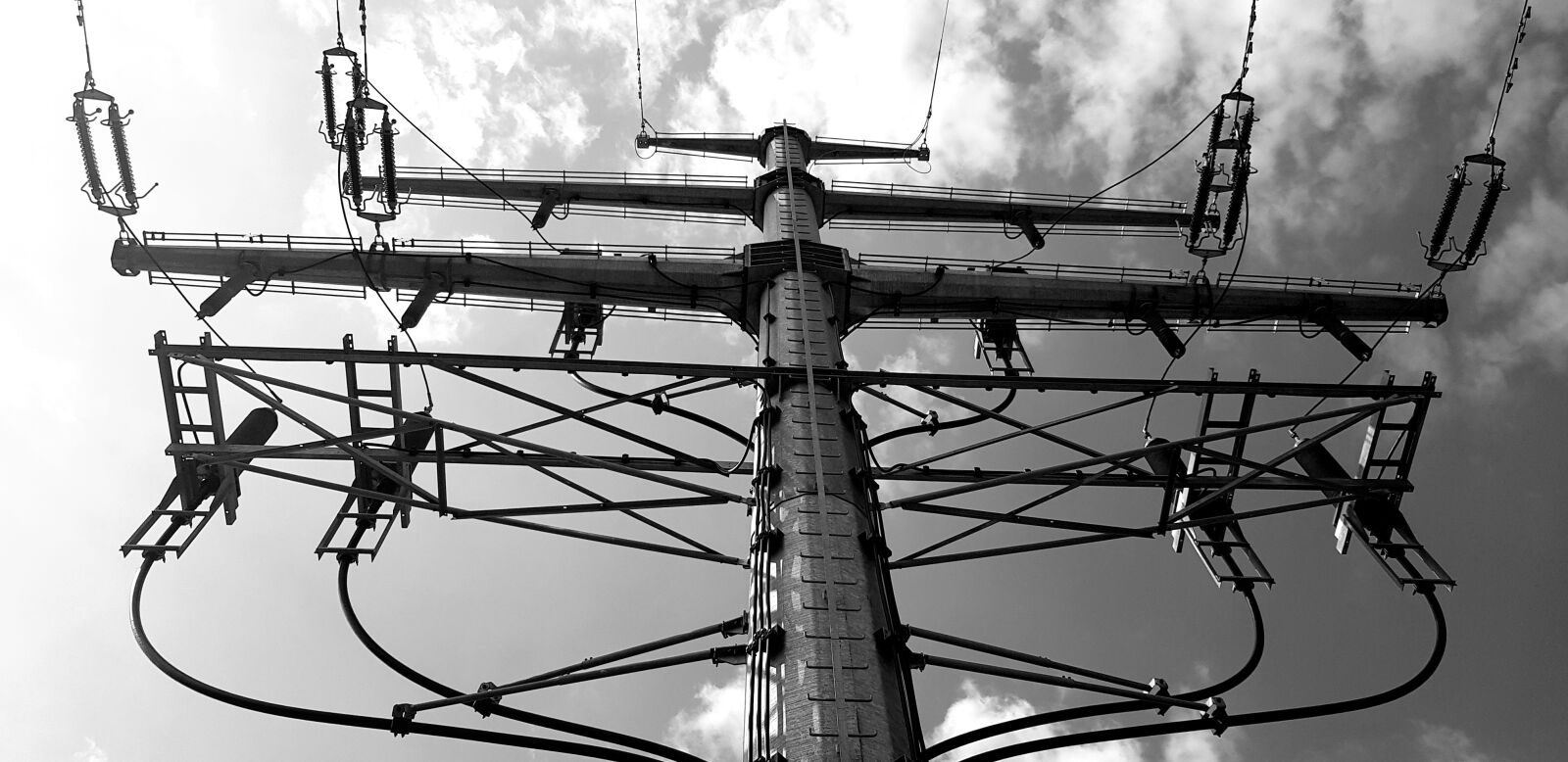 Samsung Galaxy S8 sample photo. High, the voltage, pole photography
