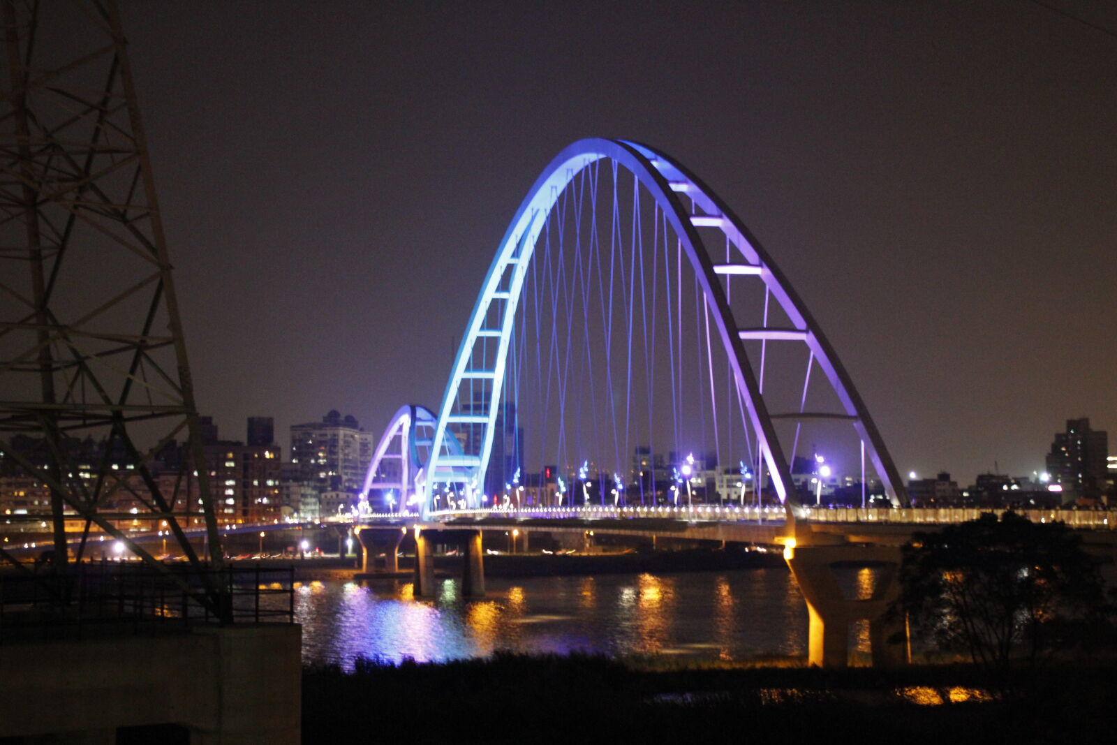 Canon EOS 600D (Rebel EOS T3i / EOS Kiss X5) sample photo. Bridge photography
