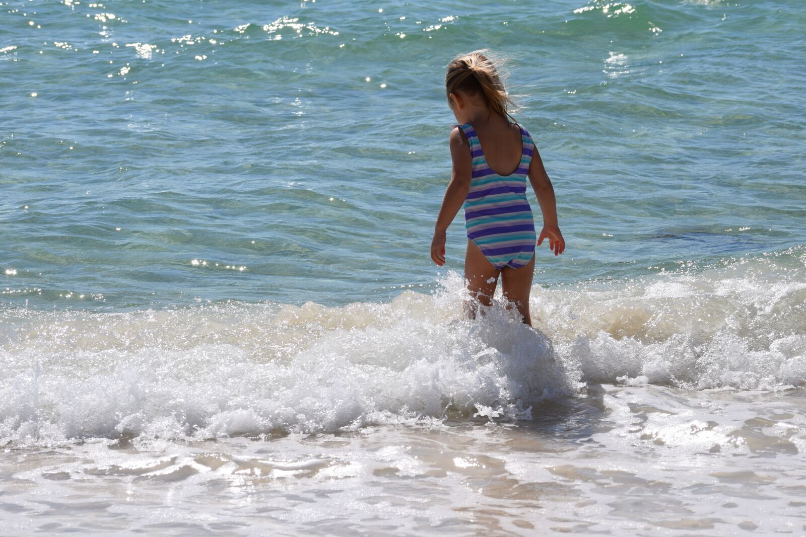 Nikon D3300 sample photo. Child in the surf photography
