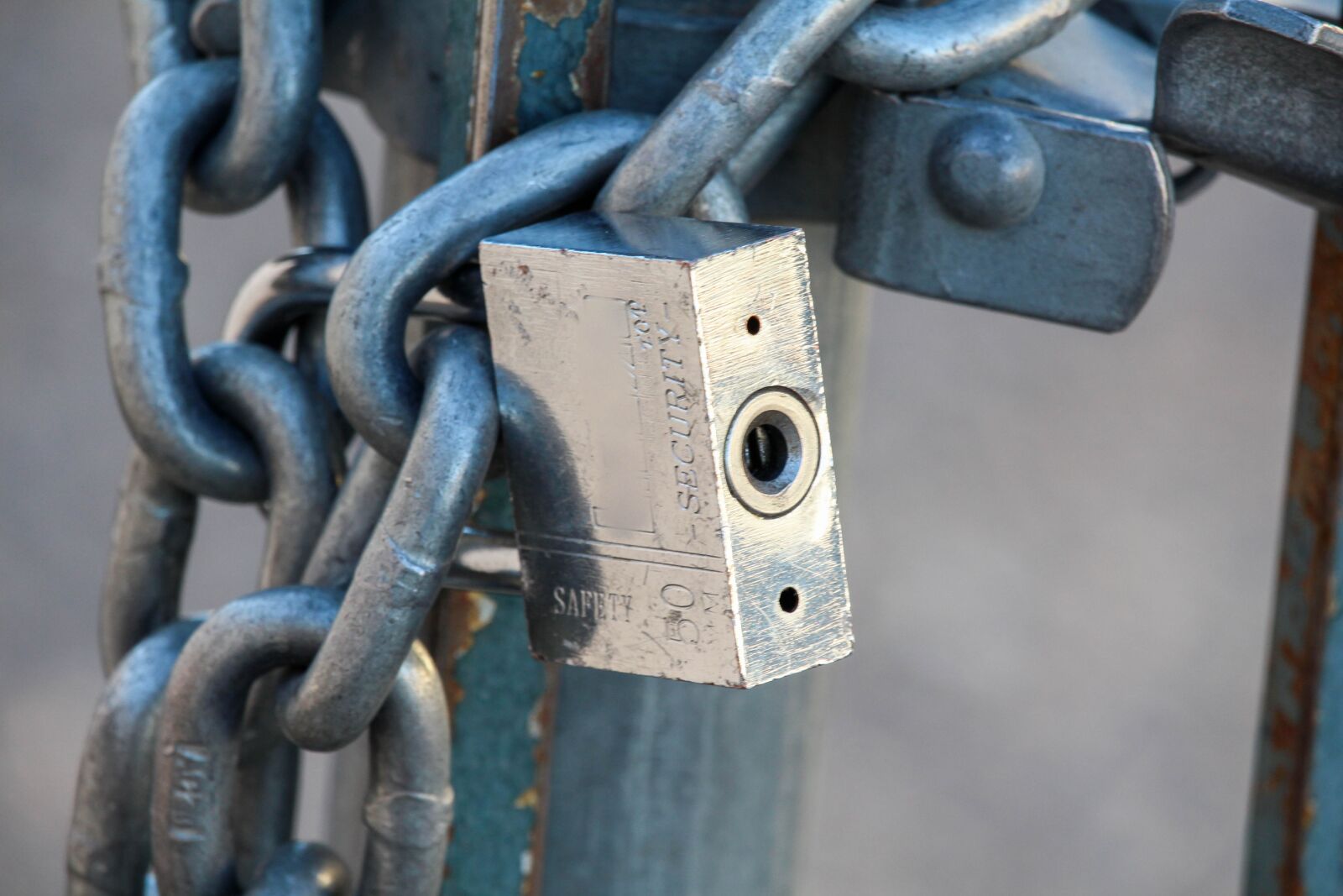 Canon EOS 700D (EOS Rebel T5i / EOS Kiss X7i) sample photo. Lock, security, iron photography