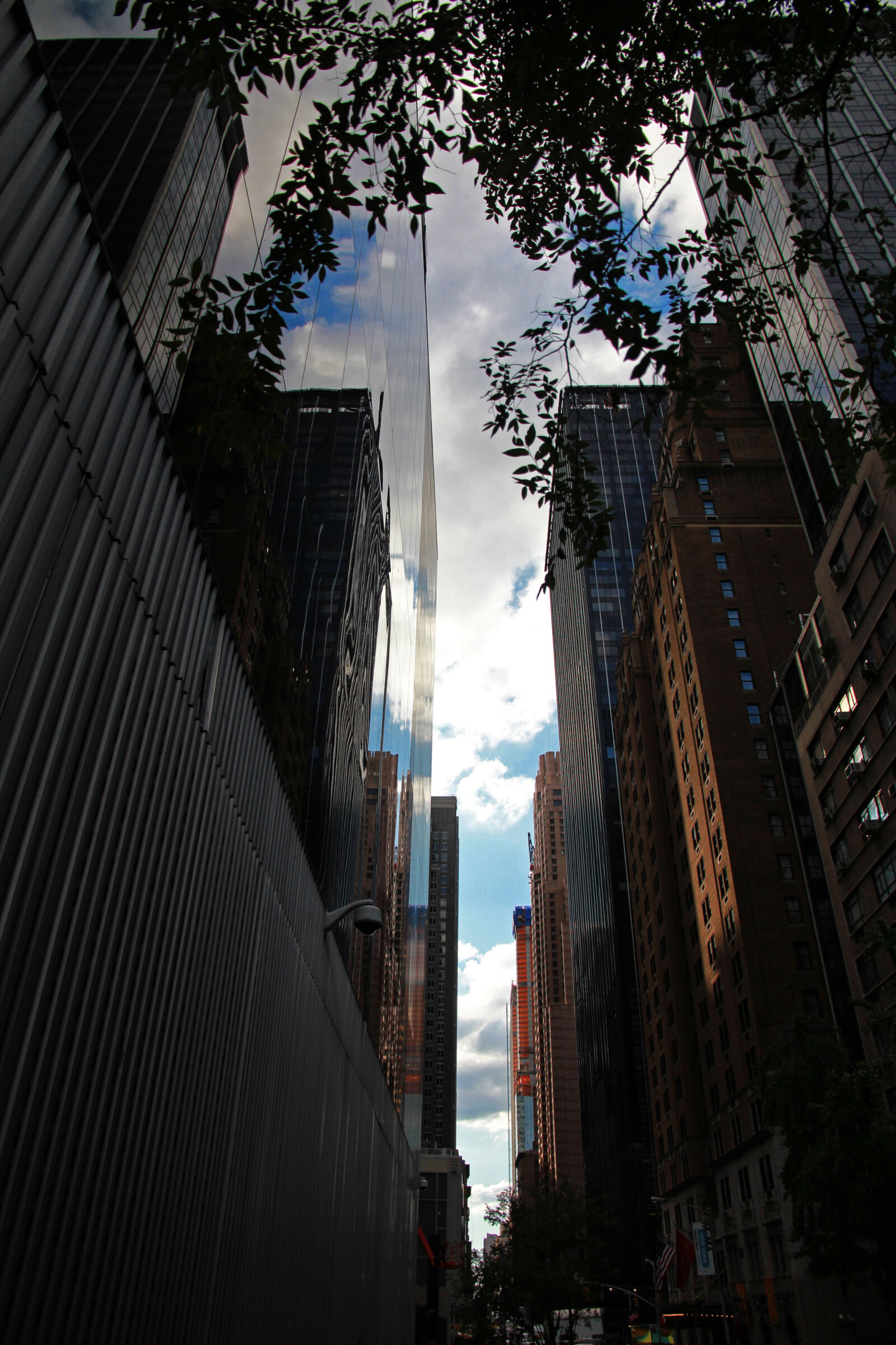 Canon EOS 550D (EOS Rebel T2i / EOS Kiss X4) sample photo. Architecture, buildings, city, cityscape photography