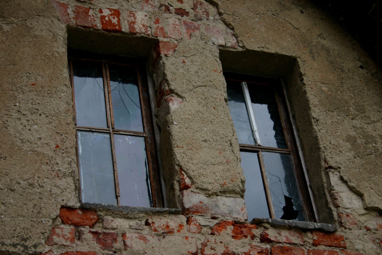 Canon EOS 300D (EOS Digital Rebel / EOS Kiss Digital) sample photo. Window, building, architecture photography