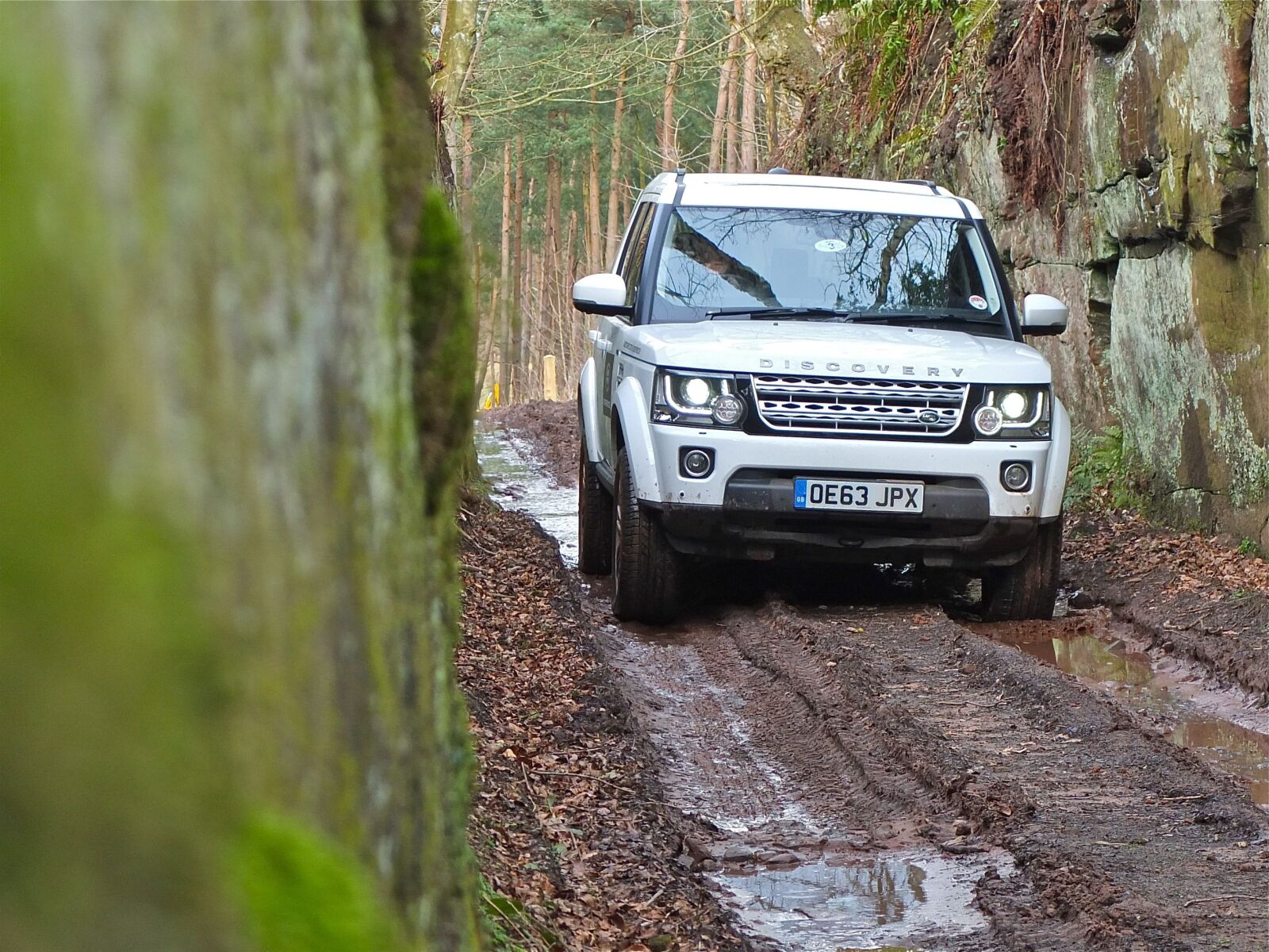 Fujifilm X10 sample photo. Range rover, off road photography