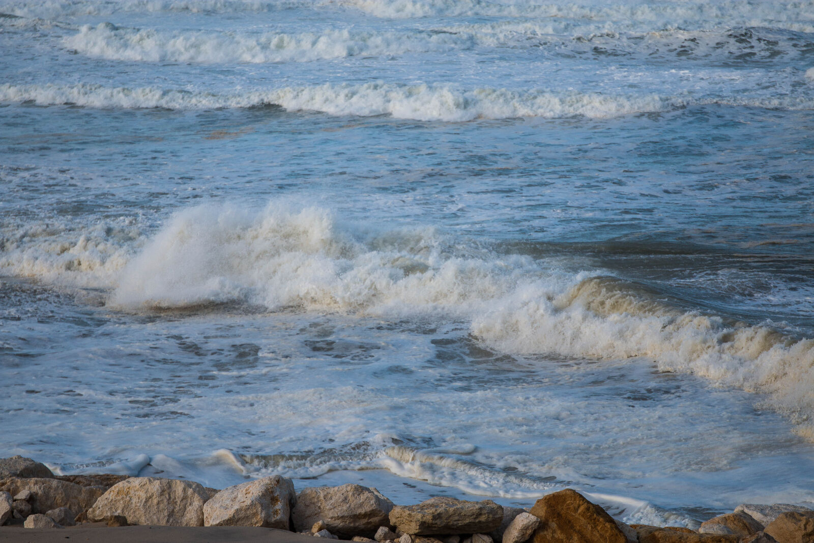 Canon EOS 70D + Canon EF 24-70mm F4L IS USM sample photo. Beach, natur, wave photography