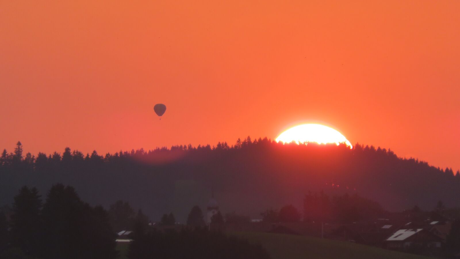 Canon PowerShot SX710 HS sample photo. Sunset, hill, afterglow photography
