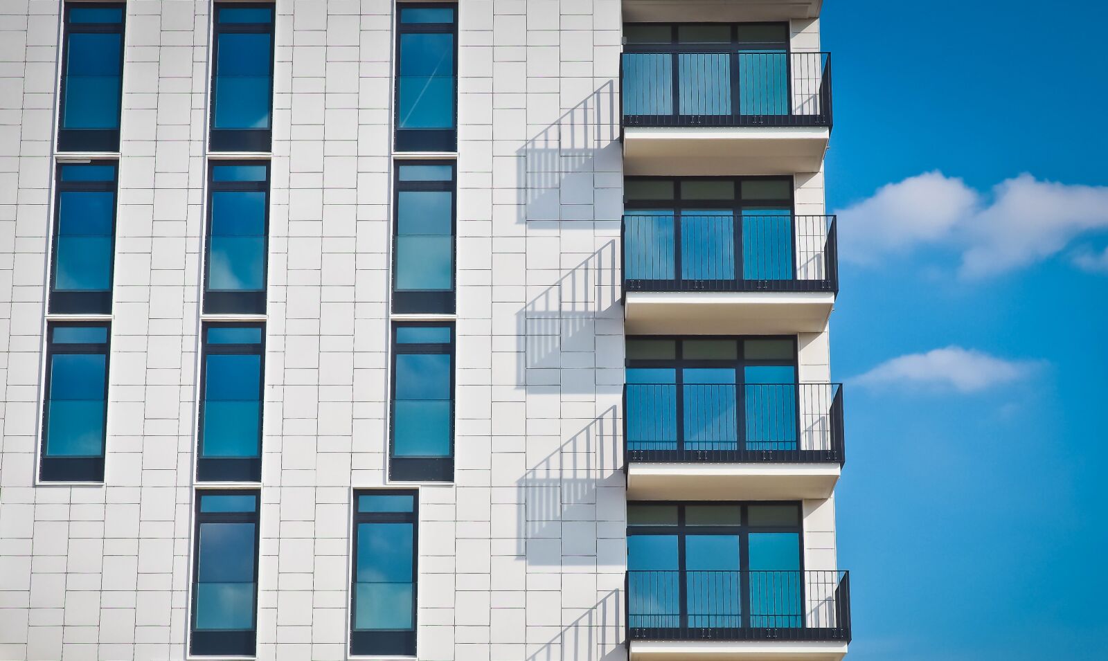 Olympus OM-D E-M10 sample photo. Architecture, live, facade photography