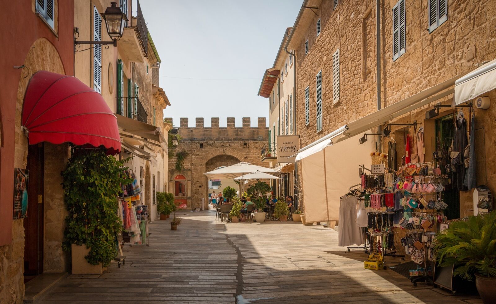 Canon EOS 70D sample photo. Alcudia, majorca, city photography