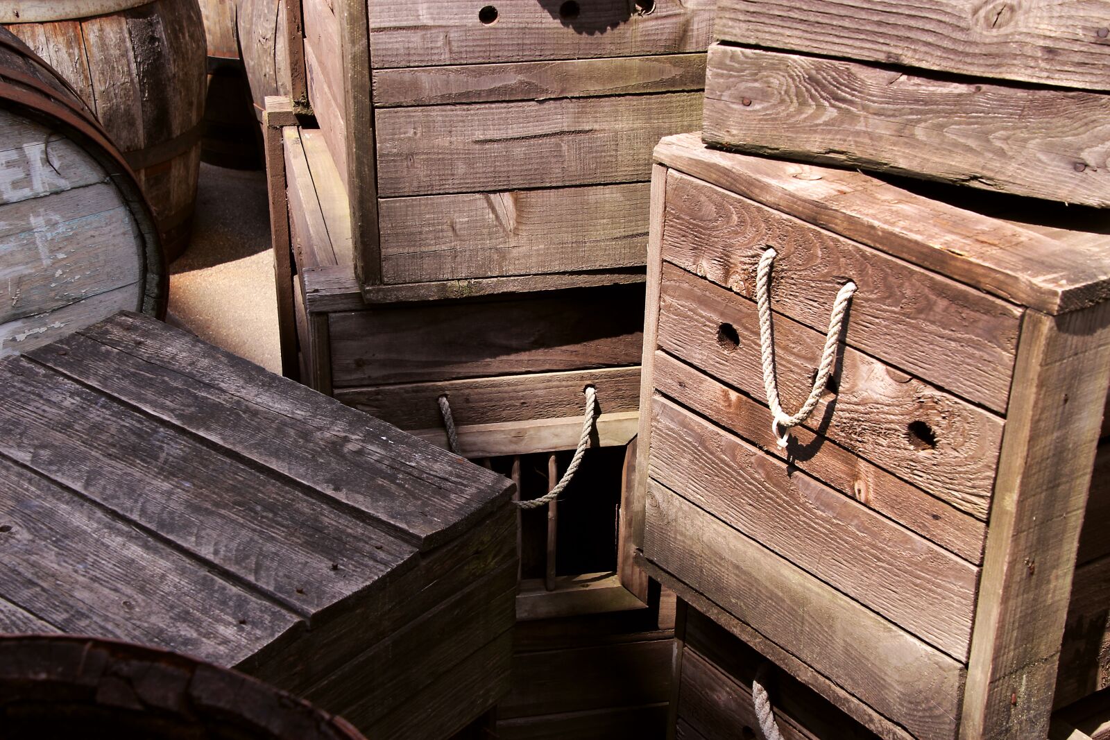 Canon EOS 700D (EOS Rebel T5i / EOS Kiss X7i) sample photo. Boxes, crates, box photography