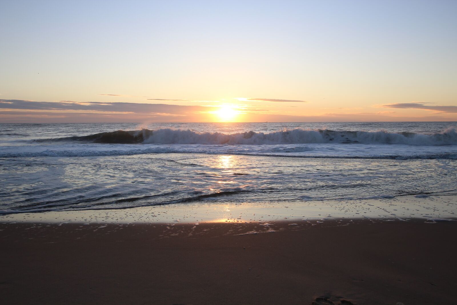 Canon EOS 100D (EOS Rebel SL1 / EOS Kiss X7) sample photo. Beach, sunrise, ocean photography