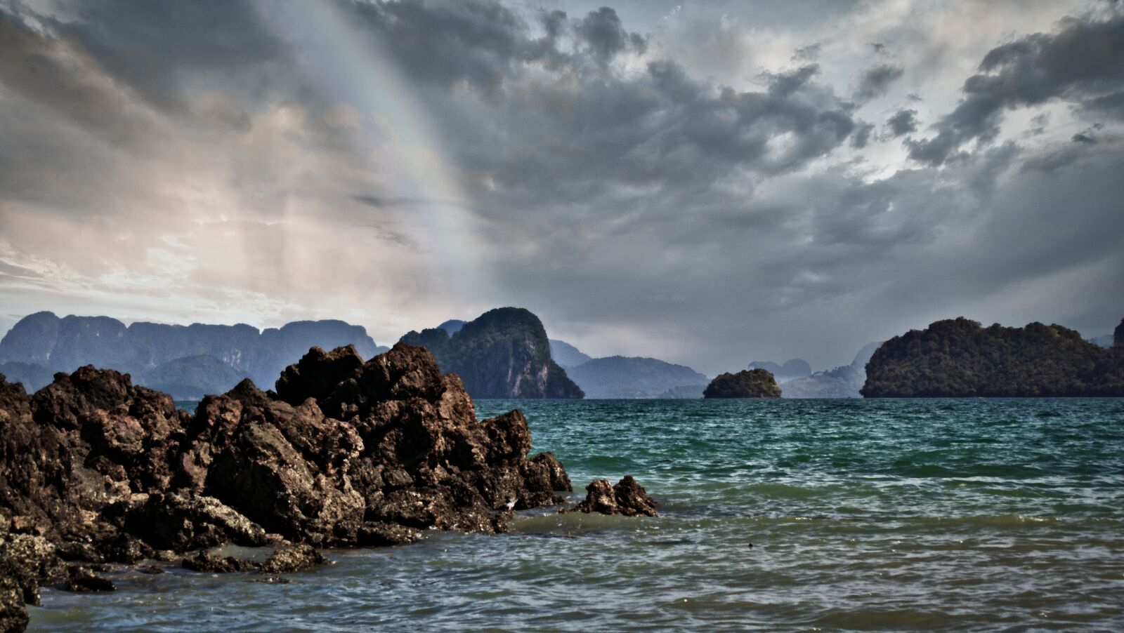 Panasonic Lumix DMC-FZ1000 sample photo. Thailand, island, boulders photography