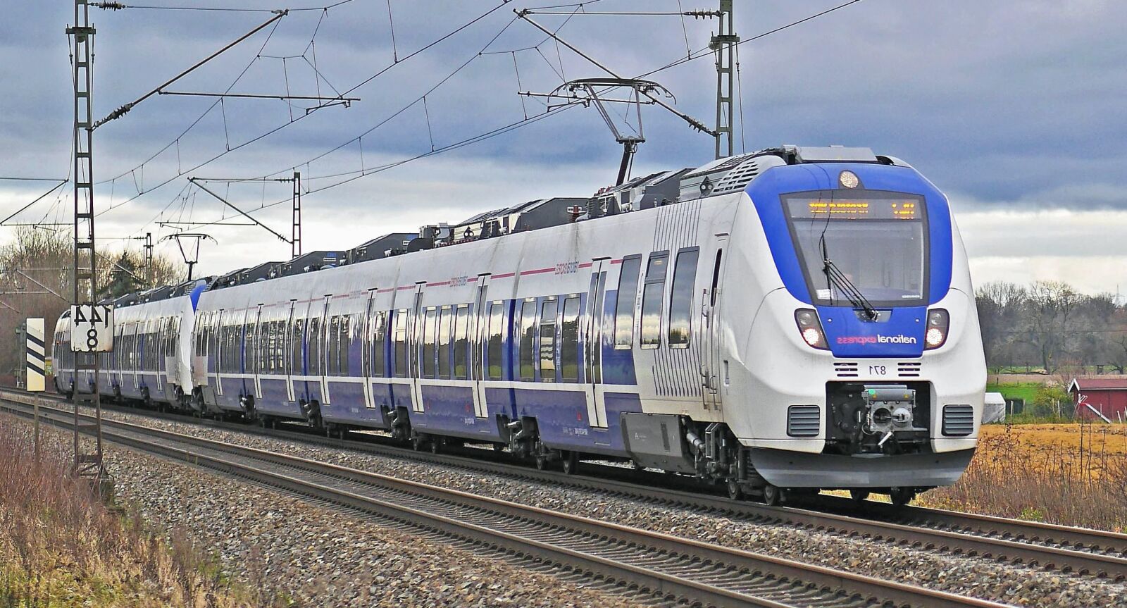 Panasonic Lumix DMC-GH3 sample photo. Train, travel, locomotive, passenger photography