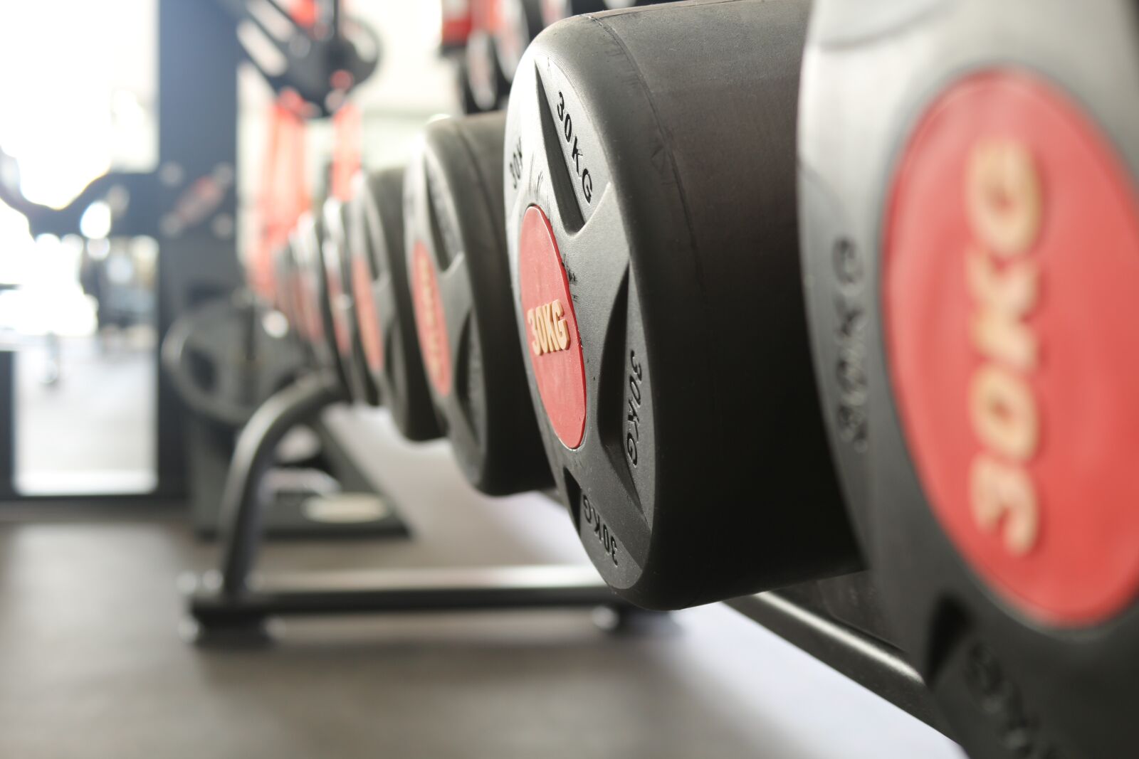 Canon EOS 100D (EOS Rebel SL1 / EOS Kiss X7) sample photo. Dumbbell, gym, fitness photography