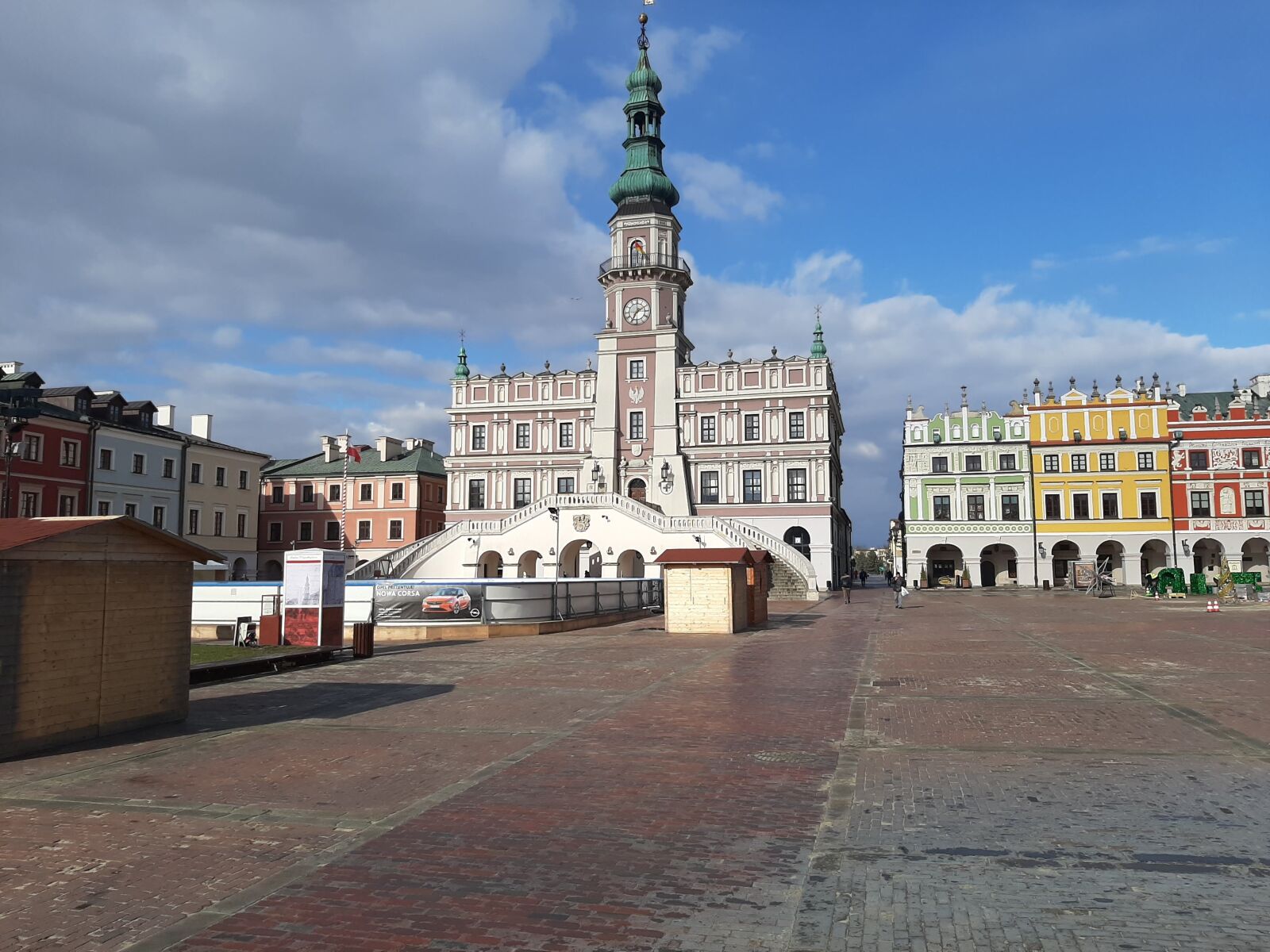 Samsung Galaxy A50 sample photo. Street, town hall, poland photography