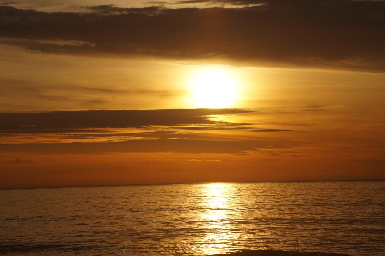 Sony Alpha a5000 (ILCE 5000) + Sony E 55-210mm F4.5-6.3 OSS sample photo. Sunset, beach, new jersey photography