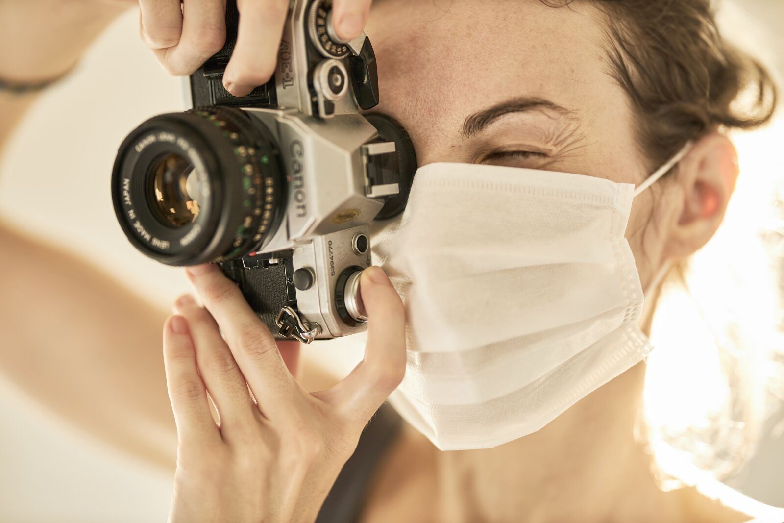 Canon EOS R sample photo. Photographer, coronavirus, mask photography