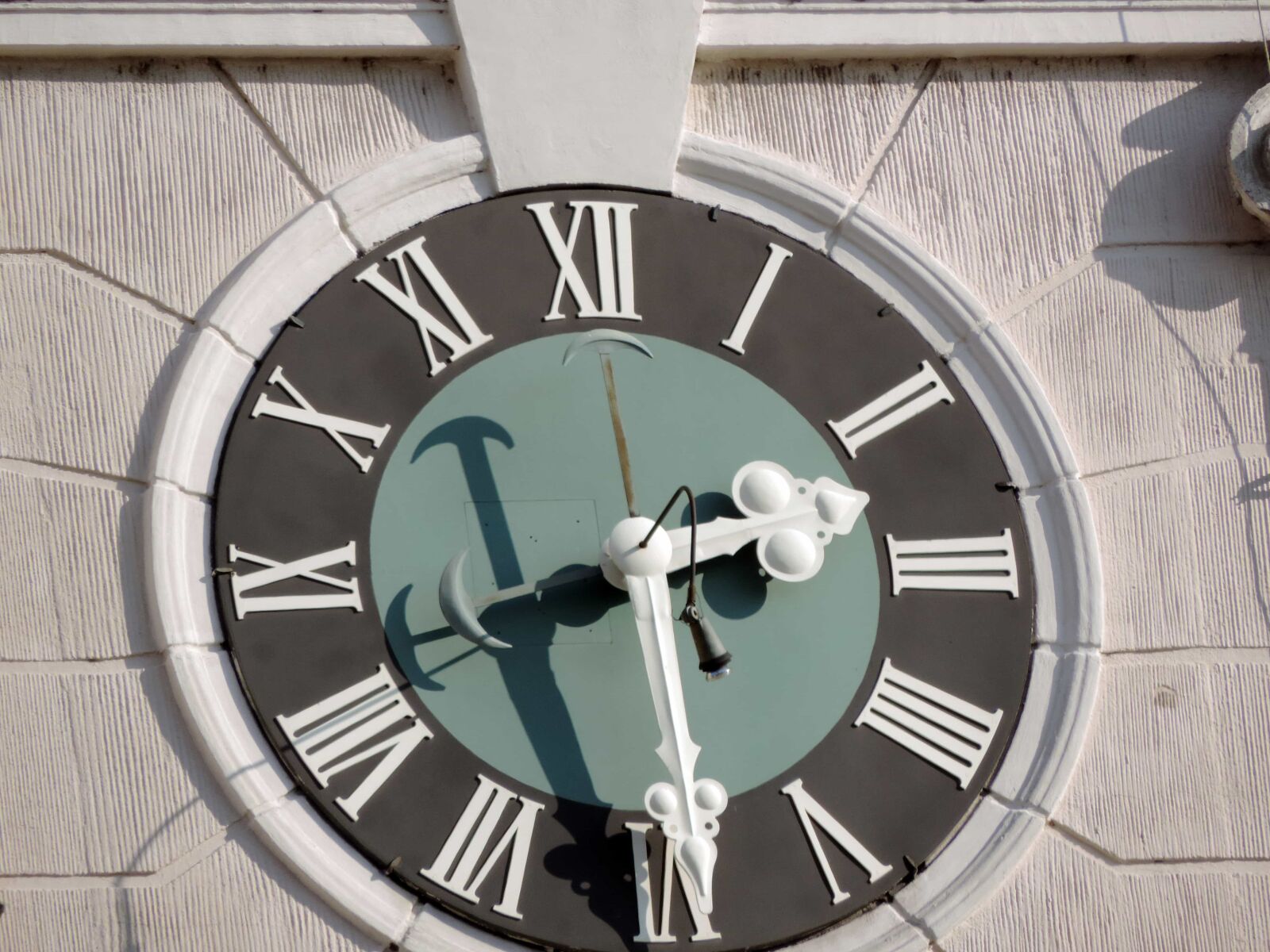 Nikon Coolpix P520 sample photo. Time, clock, business, precision photography
