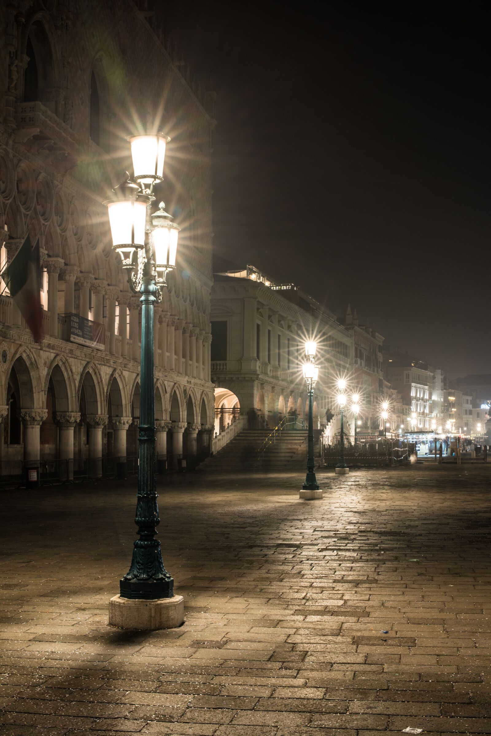 Nikon D800 sample photo. Venice, night, lights photography