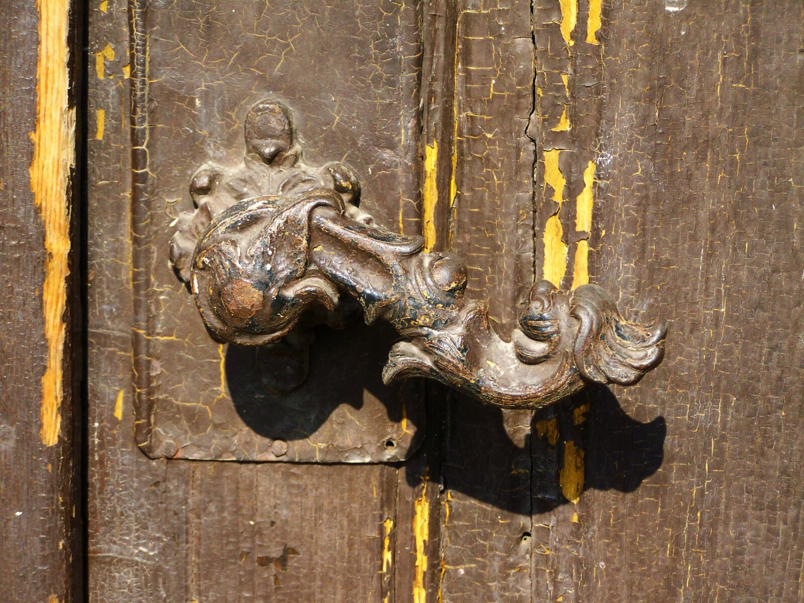 Kodak EASYSHARE ZD710 ZOOM DIGITAL CAMERA sample photo. Old doorknob, antique, tarnished photography