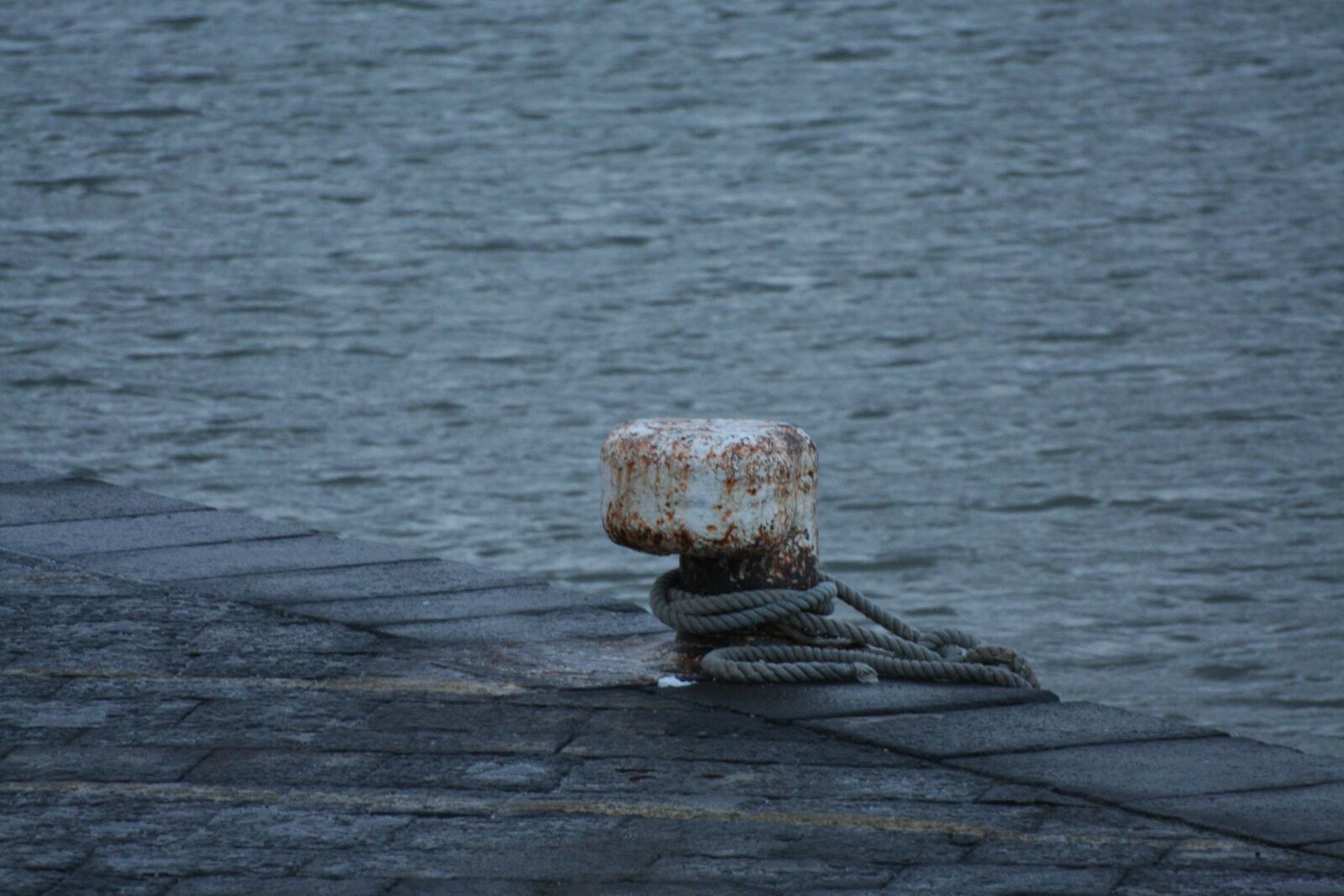 Canon EOS 350D (EOS Digital Rebel XT / EOS Kiss Digital N) sample photo. Porto, rope, bitta photography