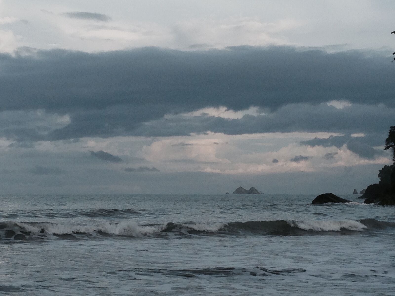 iPhone 5 back camera 4.12mm f/2.4 sample photo. Beach, costa, rica, ocean photography