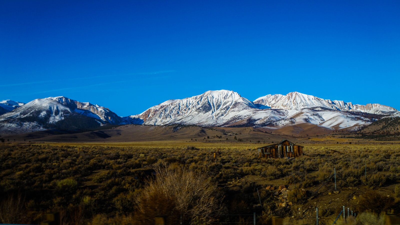 Sony Alpha a3000 + Sony E 18-55mm F3.5-5.6 OSS sample photo. Snow, mountains, mammoth photography