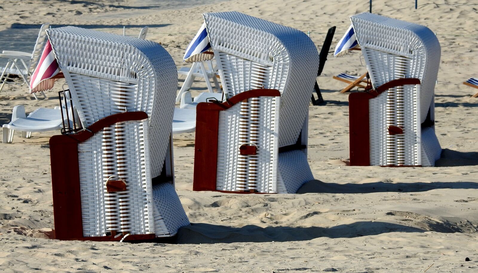 Nikon Coolpix P900 sample photo. Baskets, beach, holiday photography