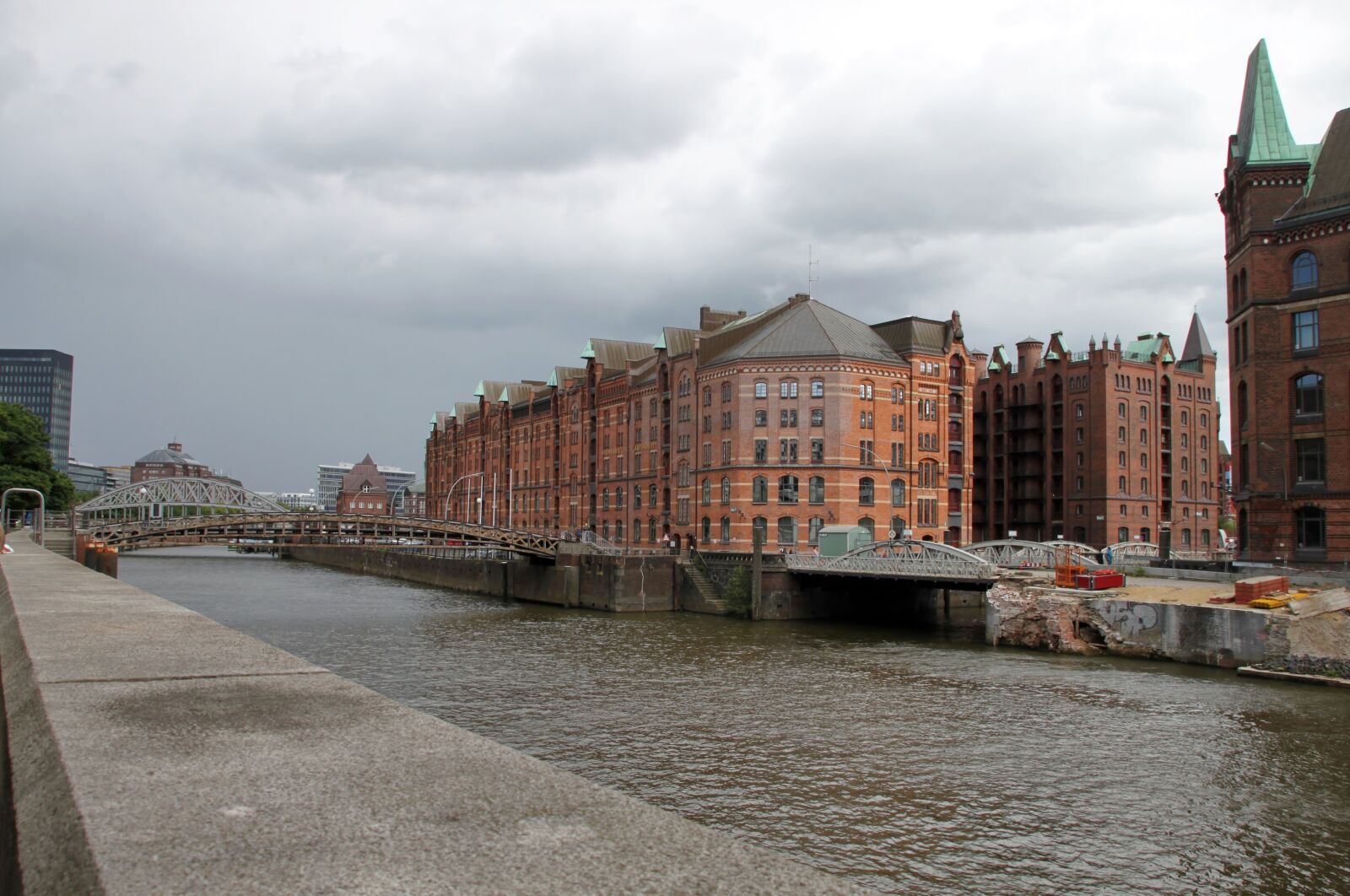 Canon EOS 500D (EOS Rebel T1i / EOS Kiss X3) sample photo. Hamburg, speicherstadt, waters photography