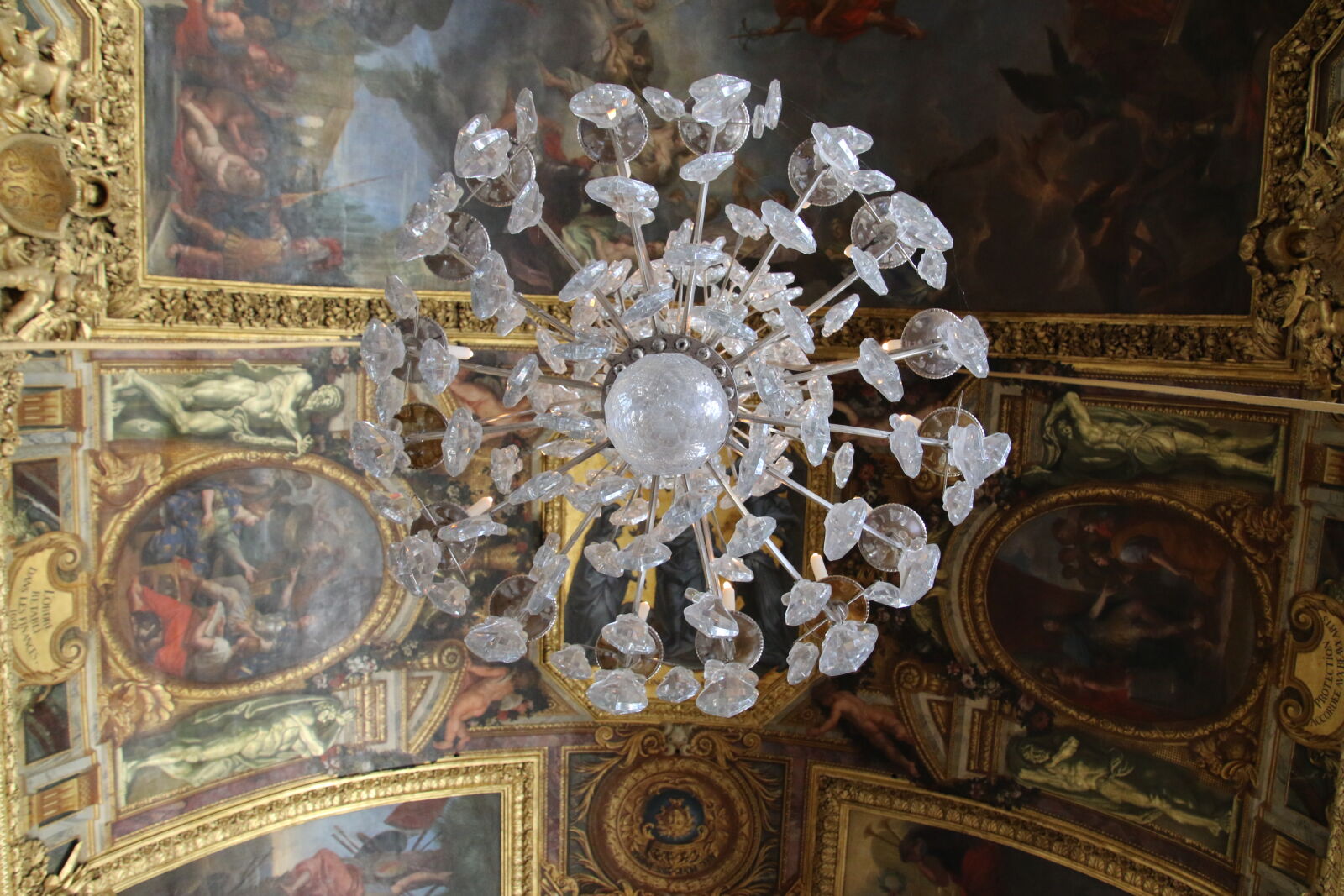 Canon EOS 7D Mark II sample photo. Ceiling, chandelier, france, french photography