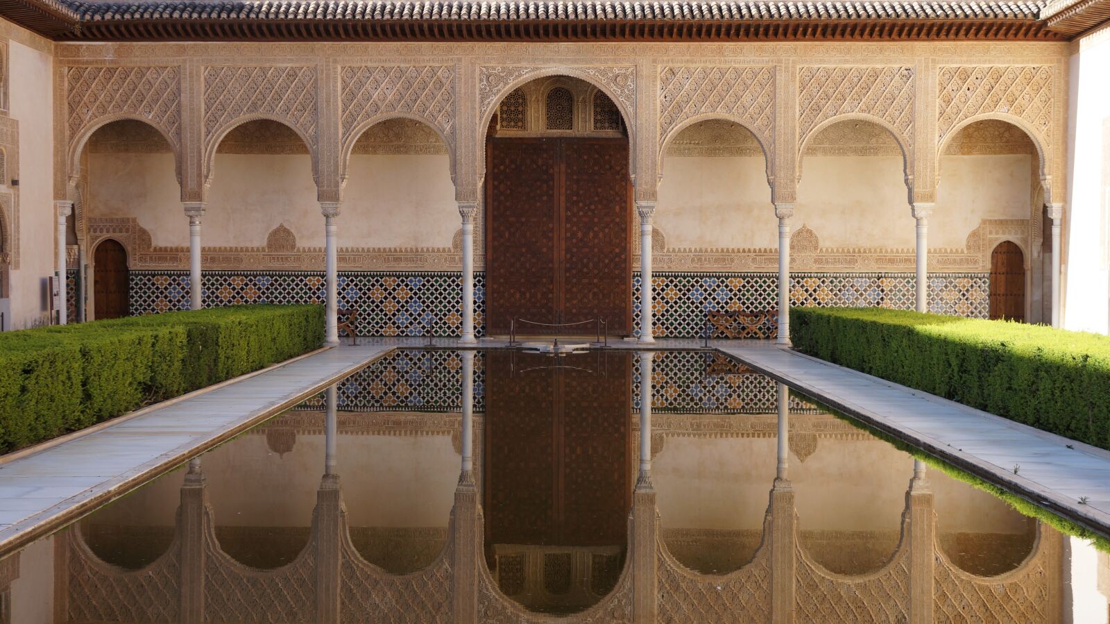 Sony Alpha NEX-5N sample photo. Water, architecture, monuments photography