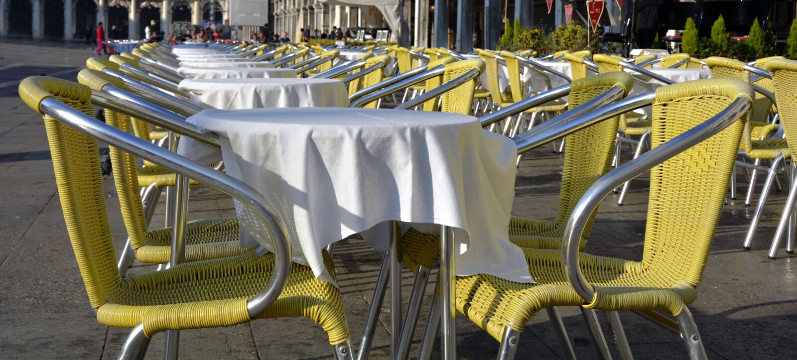 Nikon D7100 sample photo. Garden chair, restaurant, table photography