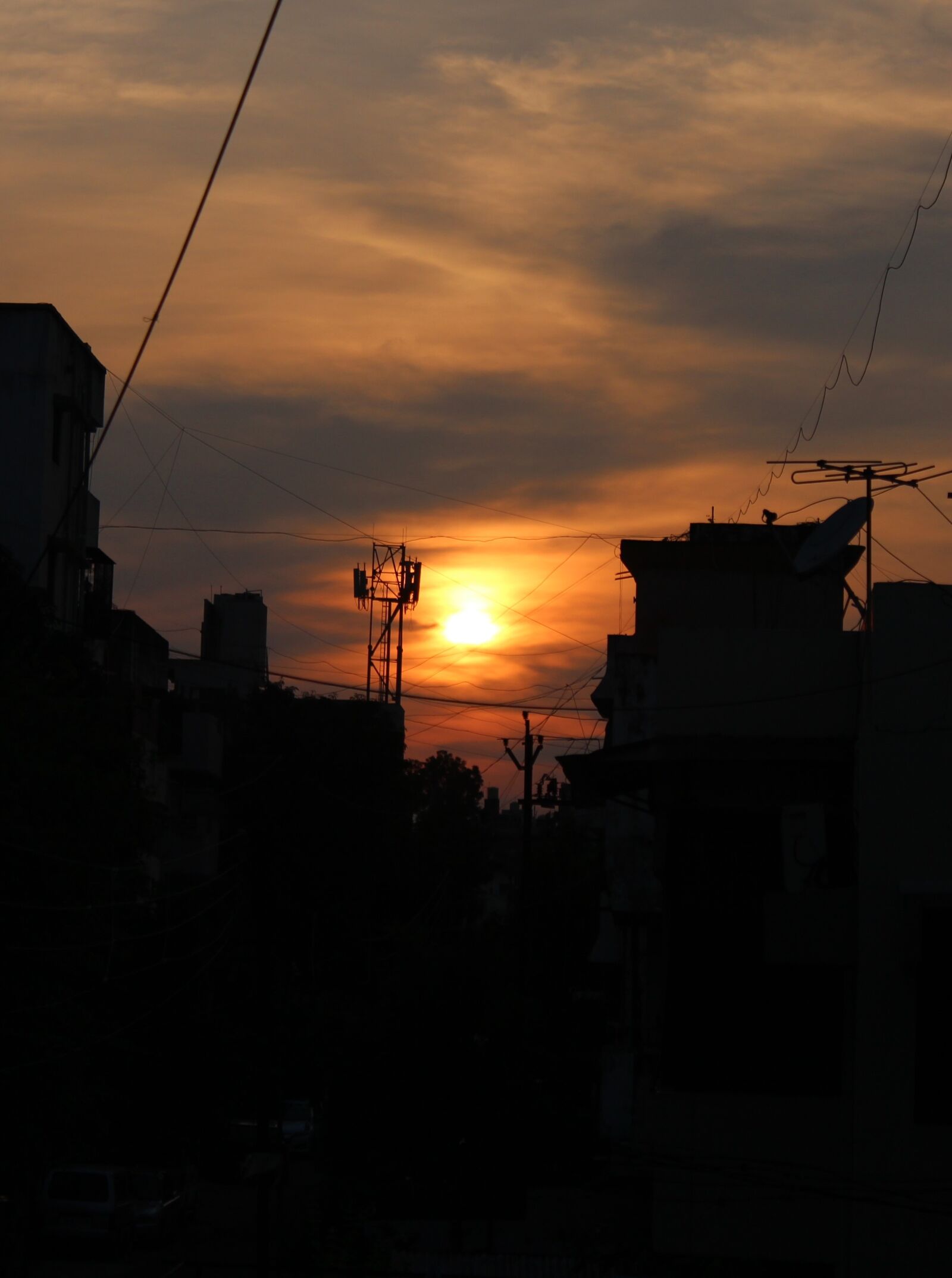 Canon EOS 700D (EOS Rebel T5i / EOS Kiss X7i) + Canon EF-S 18-55mm F3.5-5.6 IS II sample photo. Sunset, beauty, sky photography
