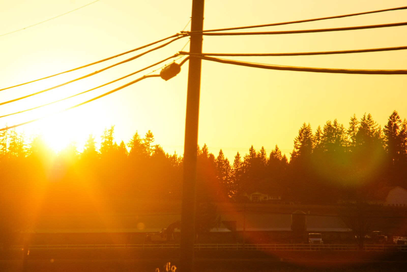 Sony Alpha DSLR-A200 sample photo. Sunset, golden, sky photography